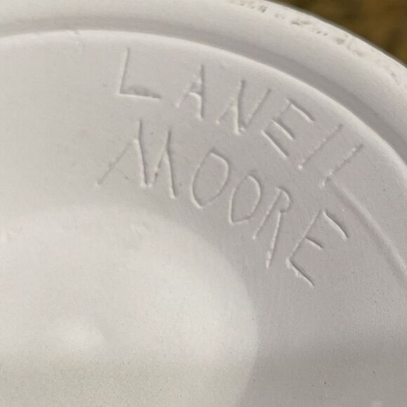 Vintage Vase Pottery Art Studio Hand Painted Winter Scene House Signed 7" X 3" - Picture 7 of 9